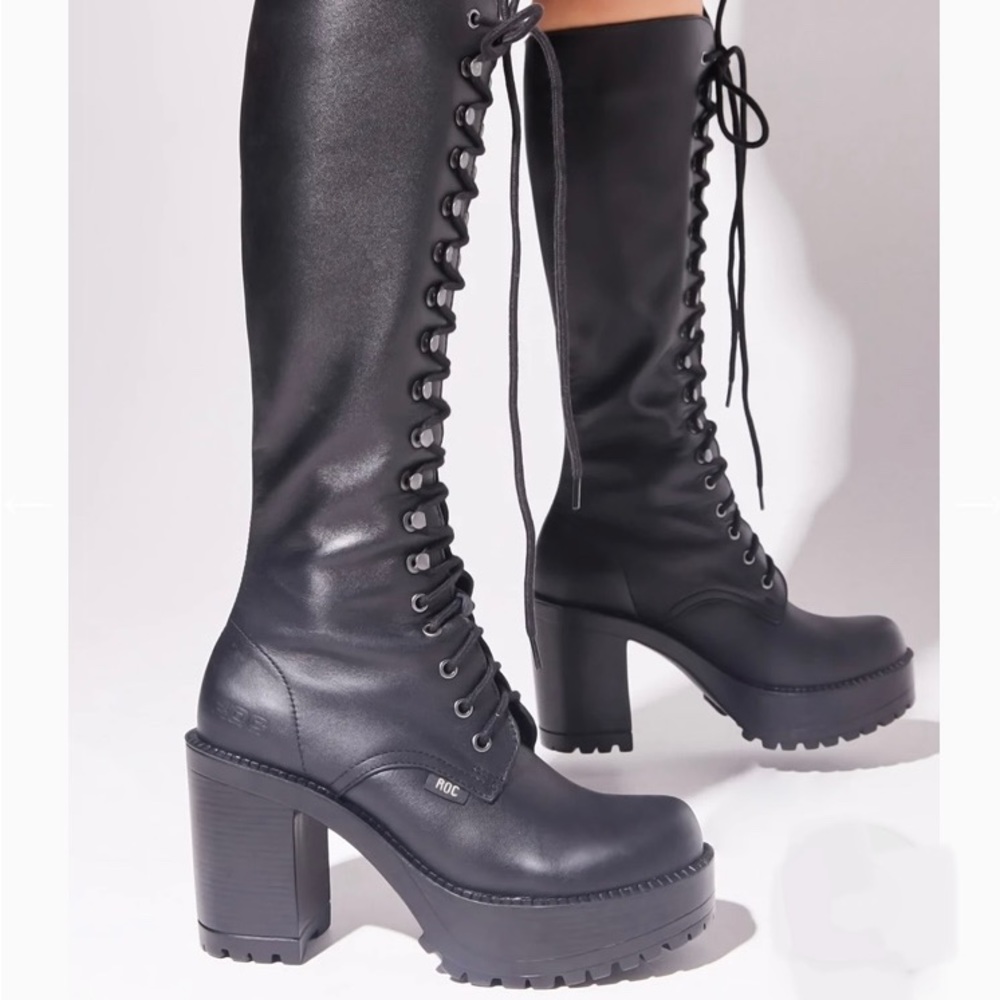 ROC Lash Boots 39 / 8 Black Lace Up Knee High Platform Combat Boots